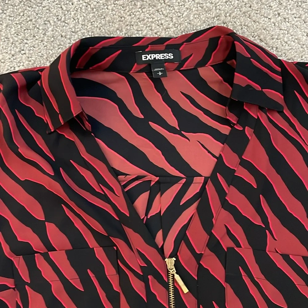 Express Blouse - Picture 2 of 3